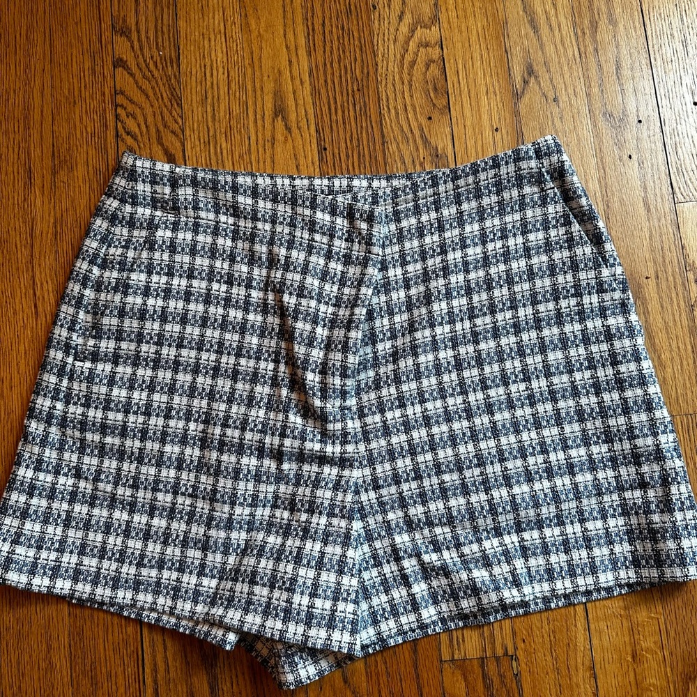 LOFT Blue and White Bermuda Shorts Tailored Fit